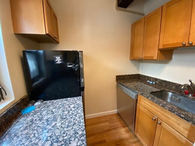 Photo - 12 Stoneholm St Unidad 614