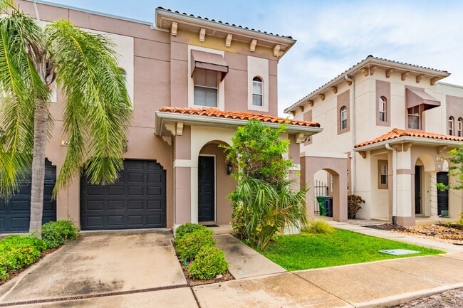 Building Photo - South Tampa 3 Bed / 2 Bath / 1 Car Garage ... Rental