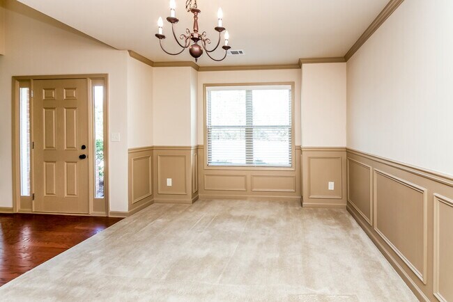 Photo - 1971 Bridle Rd