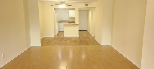 Photo - 2985 Riverside Dr Unit 206