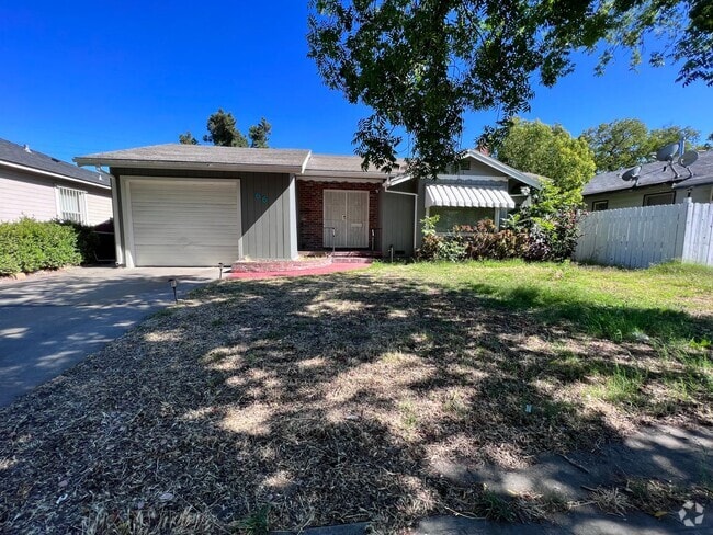 Building Photo - Move In Special: 1/2 Off 1st Months Rent Rental