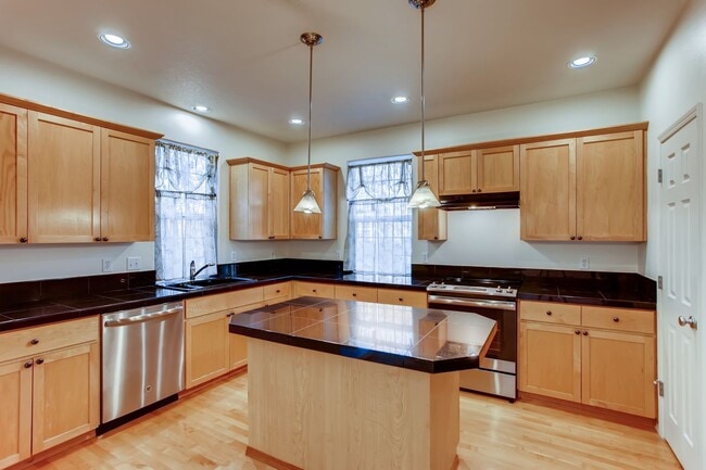 Photo - Stylish Townhome with Dual Primary Suites, Bonus Room & Prime Location Near Intel!