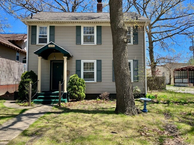 Building Photo - 1880 Sanford St Unit #1