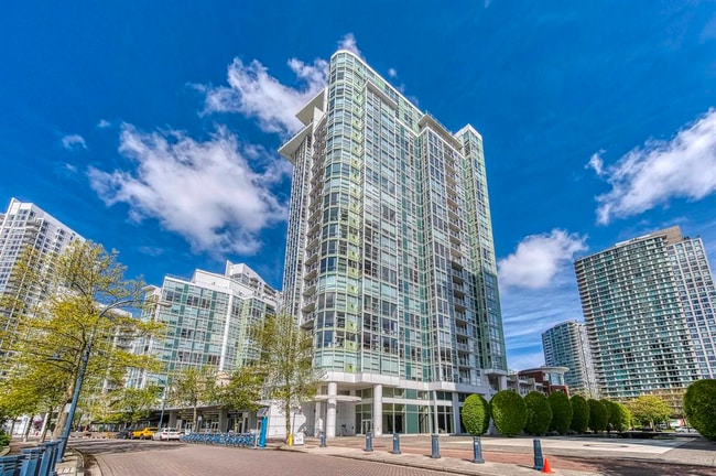 Building Photo - 1707-1077 Marinaside Crescent Unit 1707