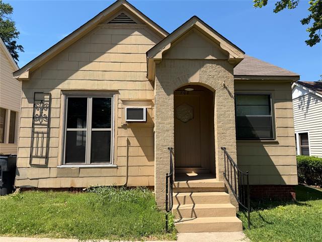 Photo - 708 College St