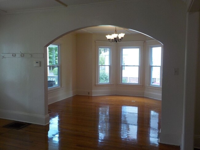 Photo - 515 Allen St