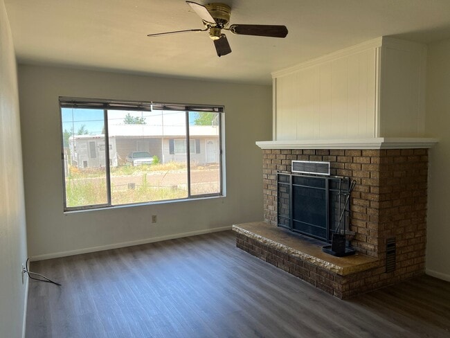 2bed/1 bath duplex unit - 2bed/1 bath duplex unit Apartment Unit 345