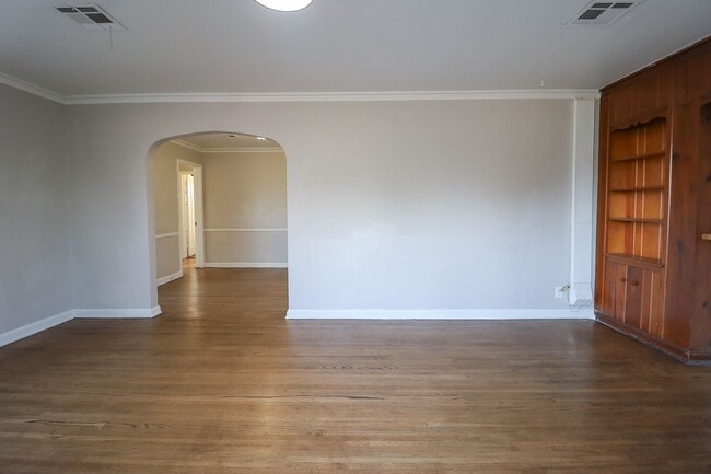 Photo - Section 8 Welcome! 2/1 Ready for Immediate Move In!!