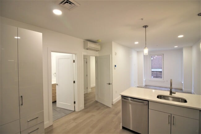 8 Newcomb St Unidad 202