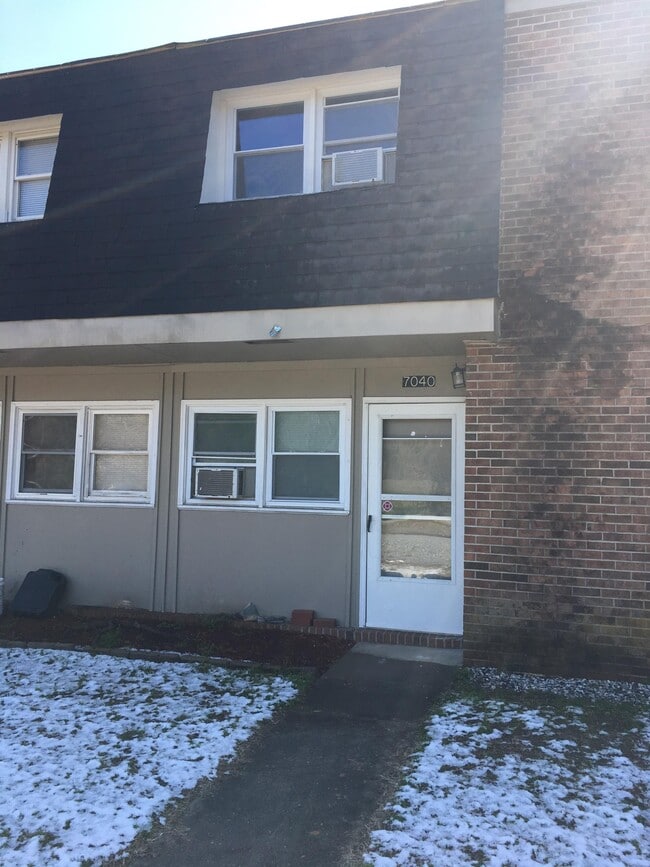 Building Photo - 7042 Bray Rd