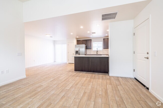 3BR, 2BA - 1,537SF - Living Room