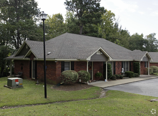 Pebblebrook Apartments - Pebblebrook Apartments