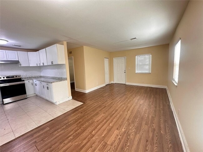 Photo - 1701 NW 14th Ct