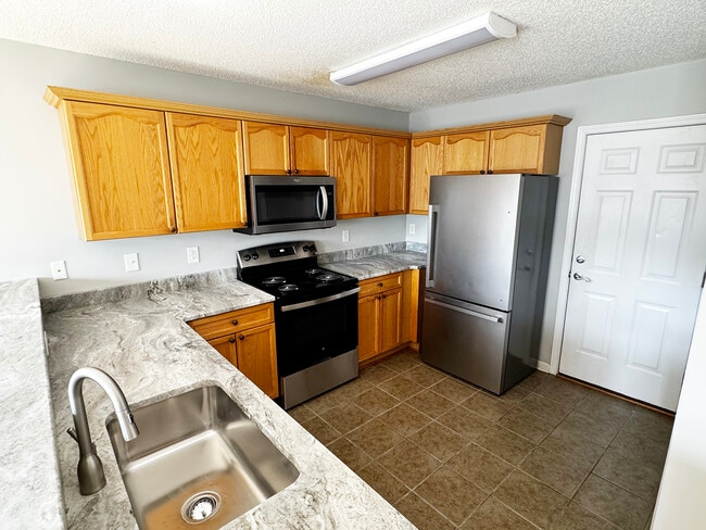 Photo - 1005 Dayton Ct