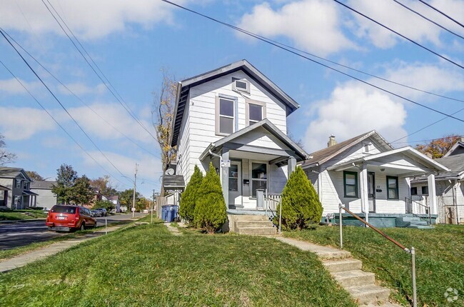 Building Photo - Two Bed, One Bath Rental