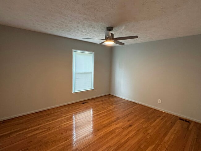 Photo - 6916 Twin Creek Ct