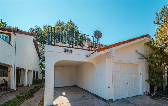 Building Photo - 3109 Lakeside Dr