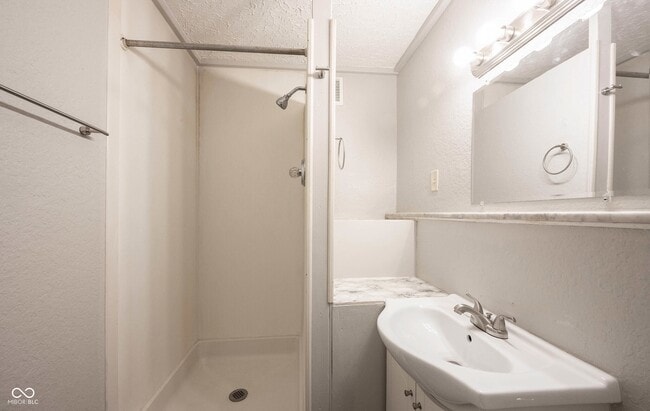 Photo - 2142 W US Hwy 40