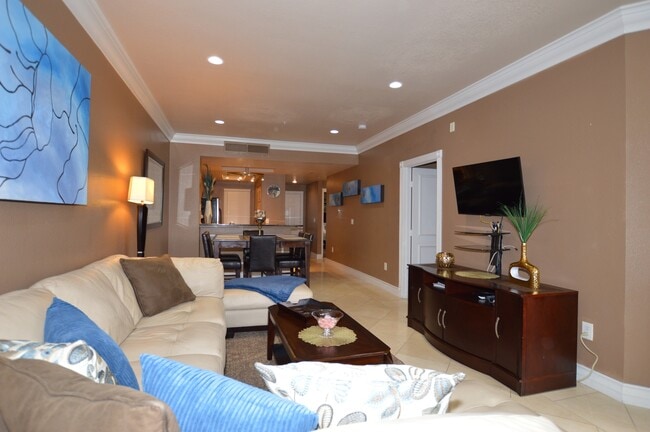 Building Photo - Meridian FURNISHED 2 BDR /2 BATH Luxury Co...