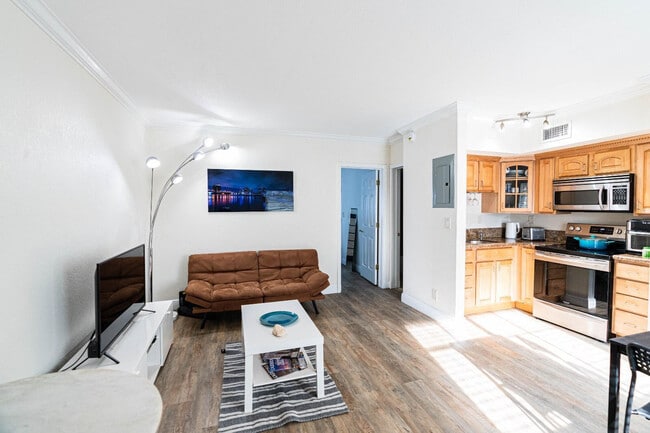 Photo - 924 SE 2nd St Unit 3