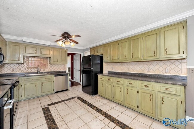 Photo - 1307 Lindsay Ln S