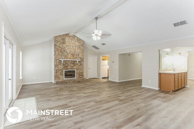 Photo - 533 Majestic Wood Dr