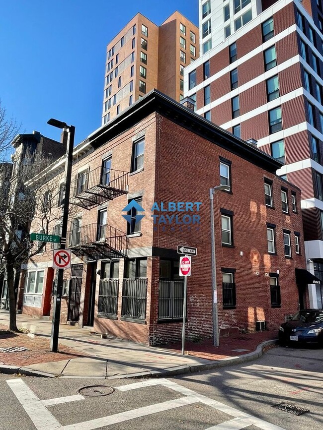 Building Photo - 4 Burke St Unit 1