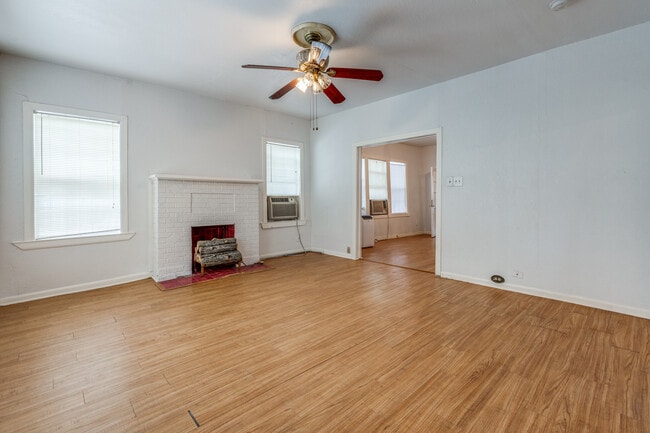 Photo - 1147 W French Pl