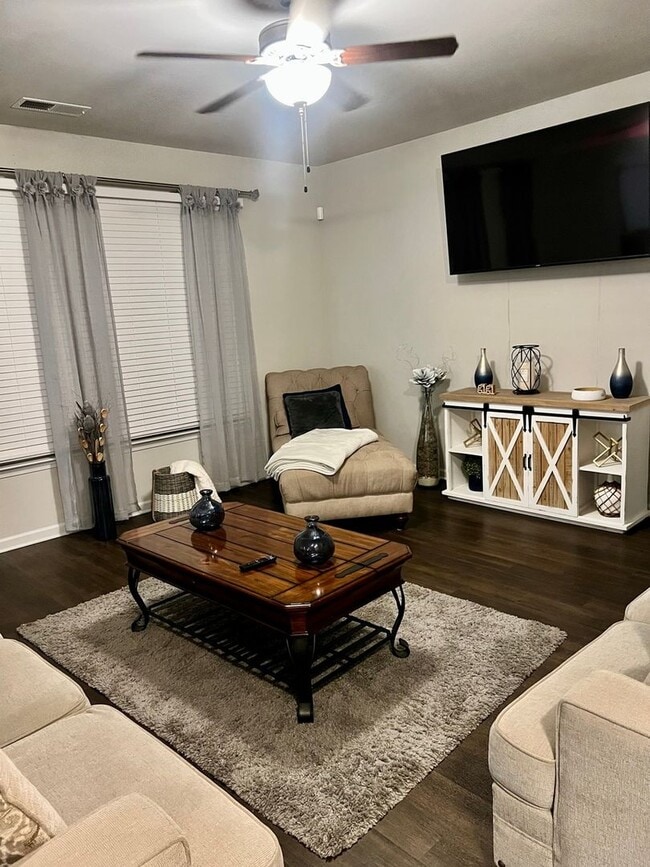 Photo - 270 Wellbrook Dr