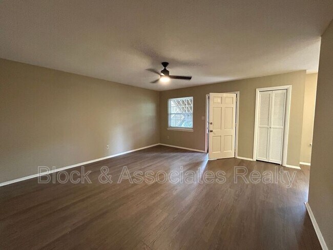 3830 Country Club Rd