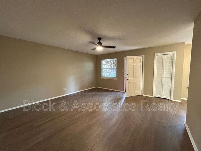 Photo - 3830 Country Club Rd