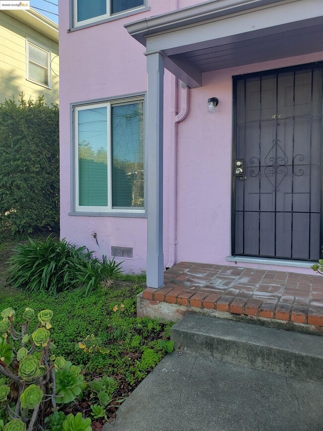 Building Photo - 1408 Berkeley Way Rental