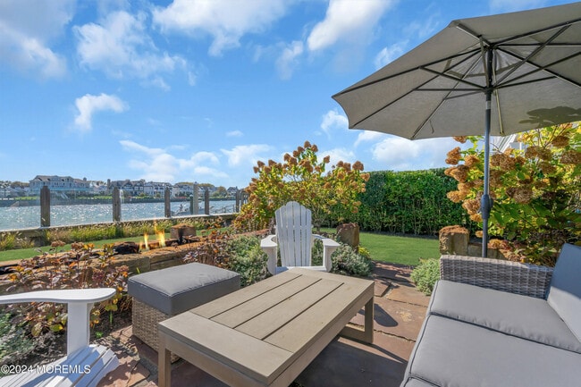 Photo - 210 Roosevelt Ave