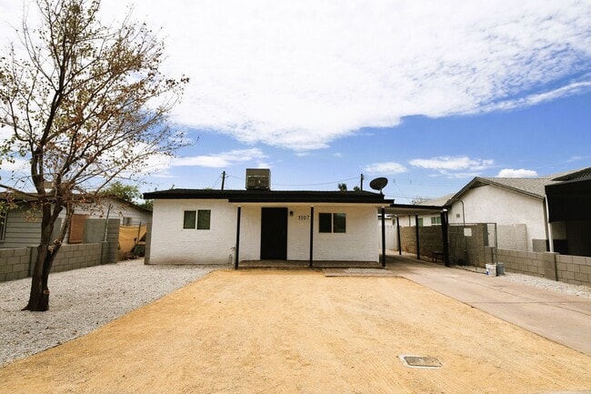 Building Photo - 3107 W Granada Rd Unit 3107 W Granda Rd A