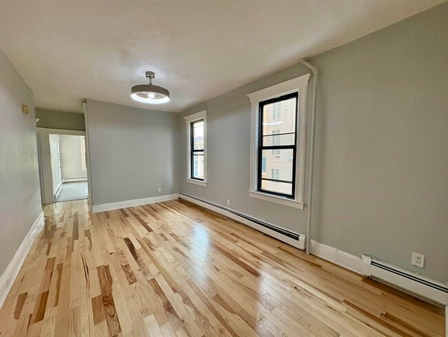 Photo - 136 W 25th St Unit 1