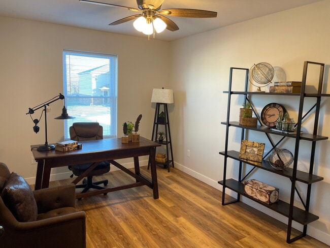 Photo - 1895 Maple Tree Ln