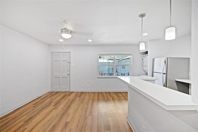 Building Photo - 800 Heights Blvd Unit 49 Rental