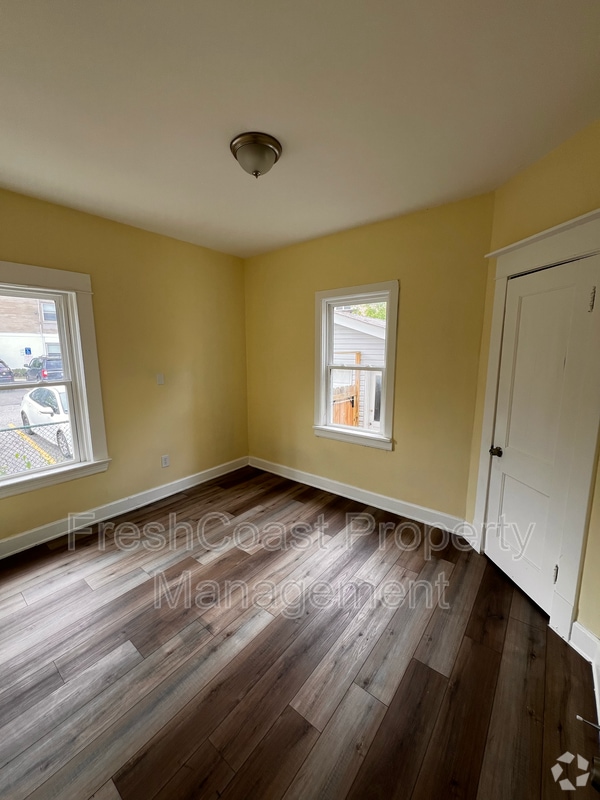 Building Photo - 1378 W 114th St Unit 1 Rental
