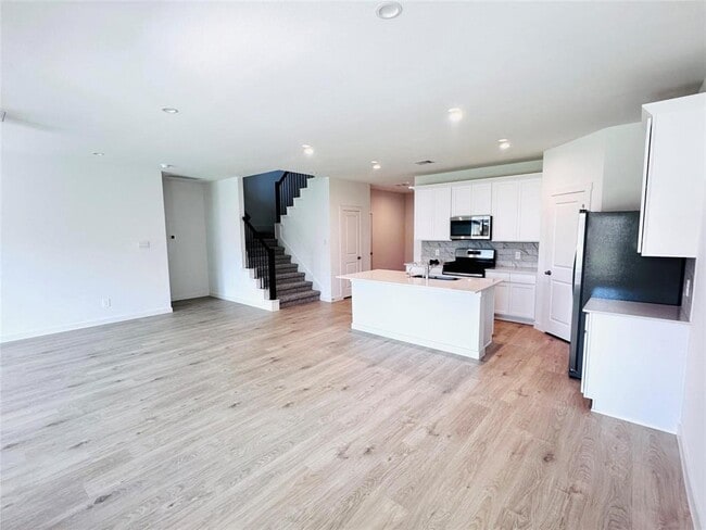 Photo - 30703 Castle Cove Dr House