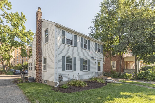 Photo - 909 E Ann St