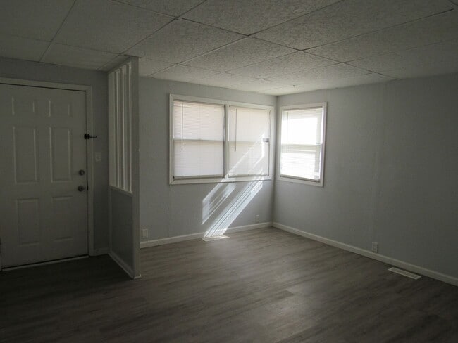 Photo - 2 Bed 1 Bath in Triplex Unidad 1044 S. Wisconsin Ave.