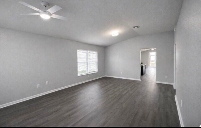 Photo - 5651 SW 40th Pl
