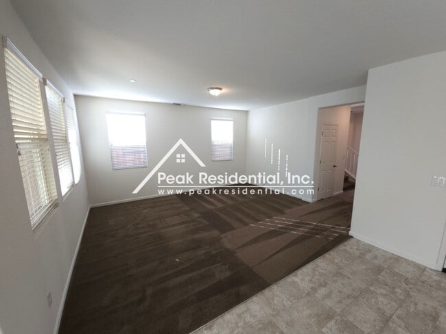 Photo - Newer North Natomas 3bd/2.5ba House with Loft & 2 Car Garage