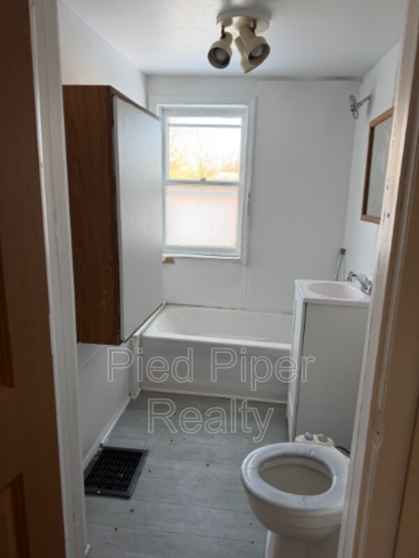 Photo - 601 N Winnebago Ave