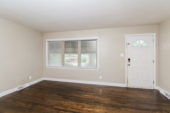 Photo - 3924 Broadview Dr