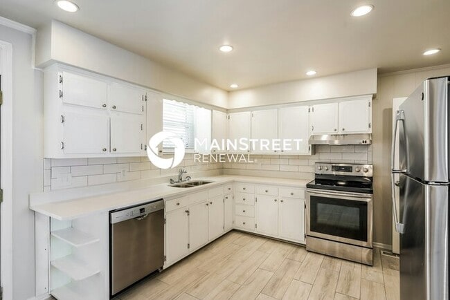 Photo - 4 Bedroom Pet-Friendly Home in NASHVILLE, TN with Main Street Renewal