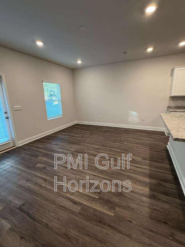 Photo - 1306 Leeway Dr