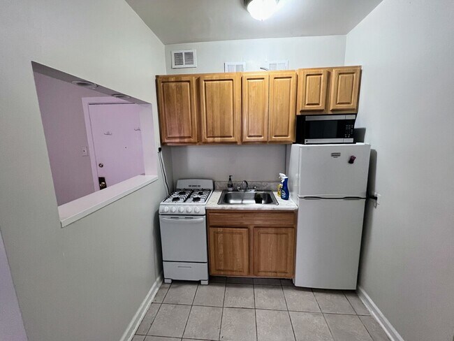 Photo - 837 W Sheridan Rd Unit 424