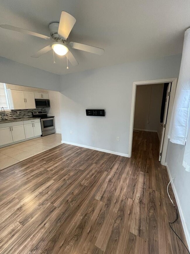 Photo - 112 SW 67th Ave Unit Back