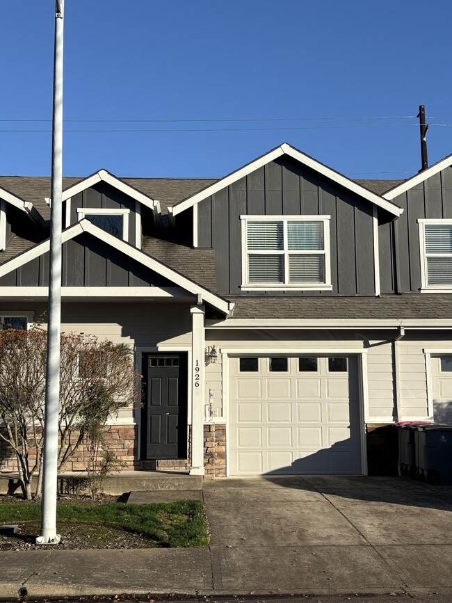 Photo - 1926 NW Kale Way